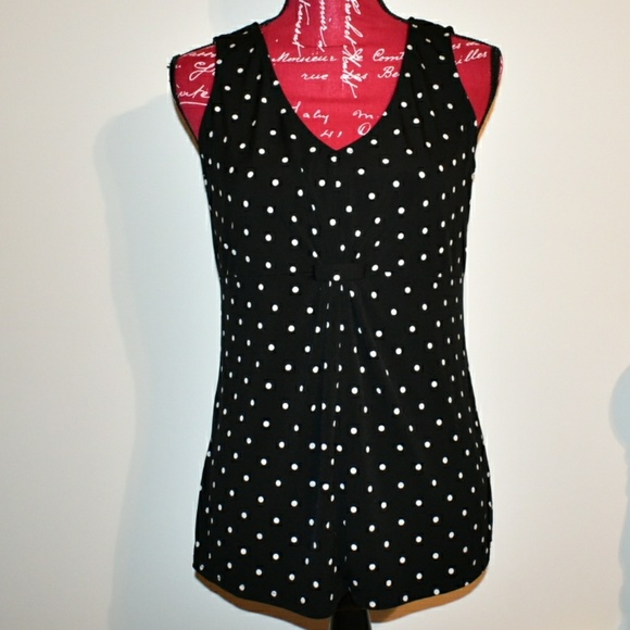White House Black Market Tops - ⬇️⬇️WHITE HOUSE BLACK MARKET  POLKA DOT V-NECK TOP